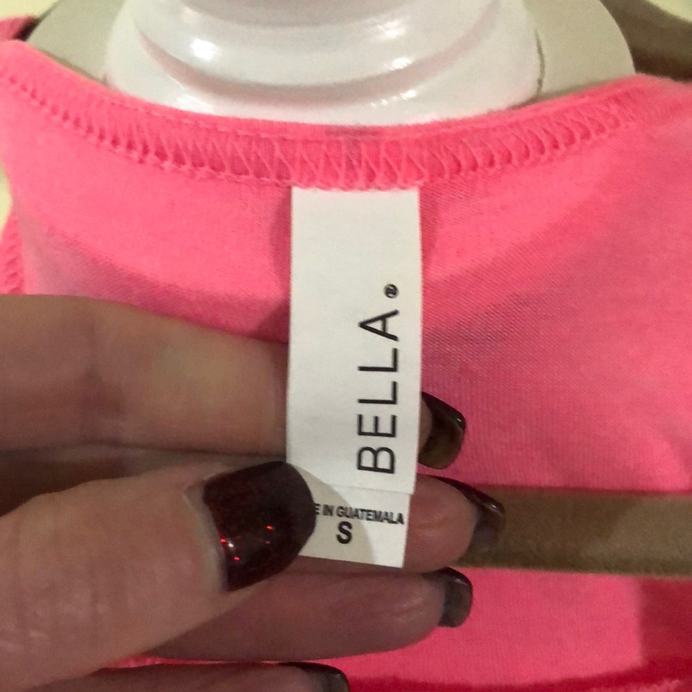 ❤️3/$20 LIKE NEW! tank top - Picture 2 of 4
